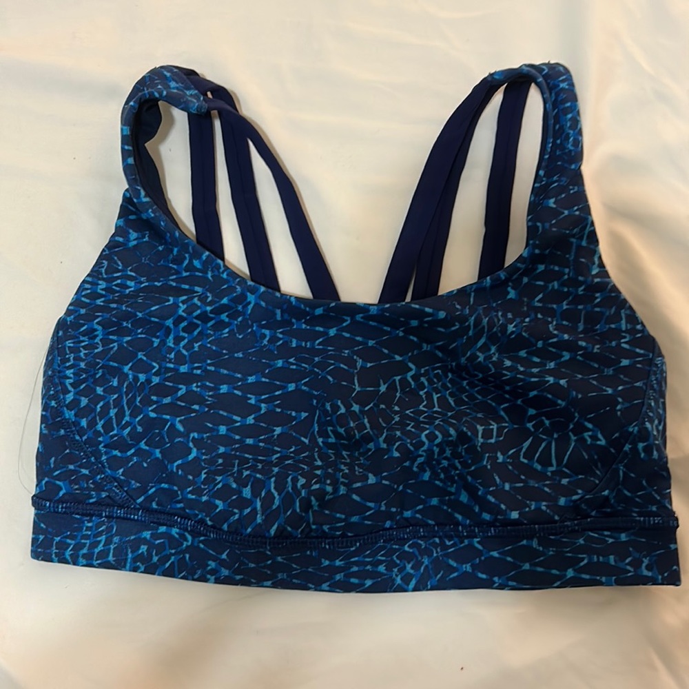 Lululemon energy bra size 4